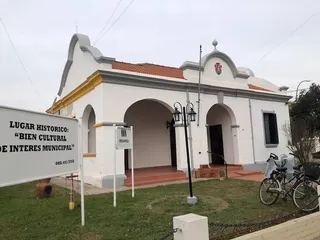 Biblioteca Popular Teresita B. de Lancestremere.jpg