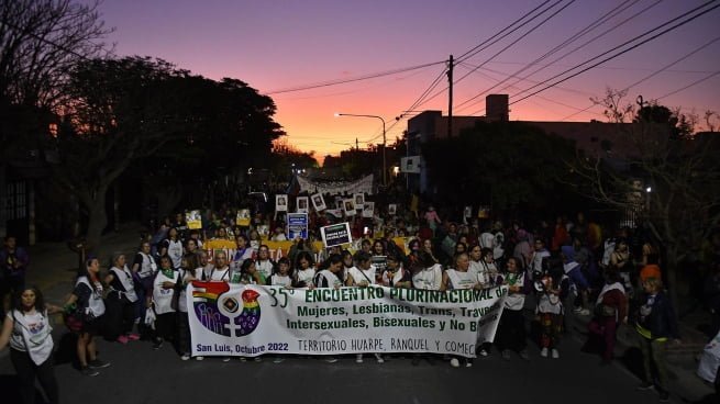 Más de 100 mil mujeres y disidencias en la marcha de cierre del 35 Encuentro Plurinacional