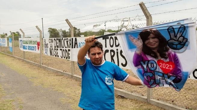 Cristina Kirchner encabezará un acto en La Plata: comienzan a llegar los manifestantes