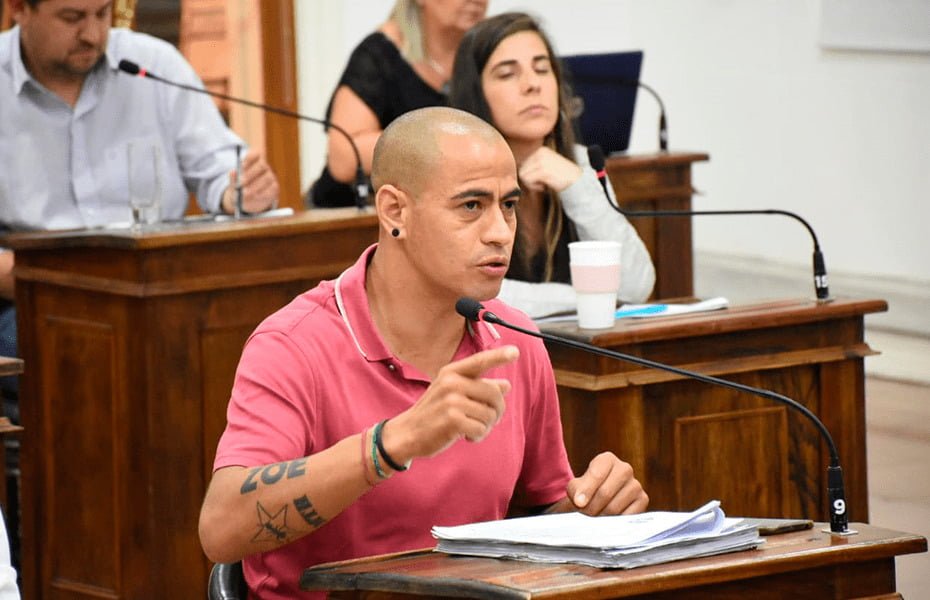 Expulsan a un concejal de Río Cuarto tras haber sido condenado por violencia de género