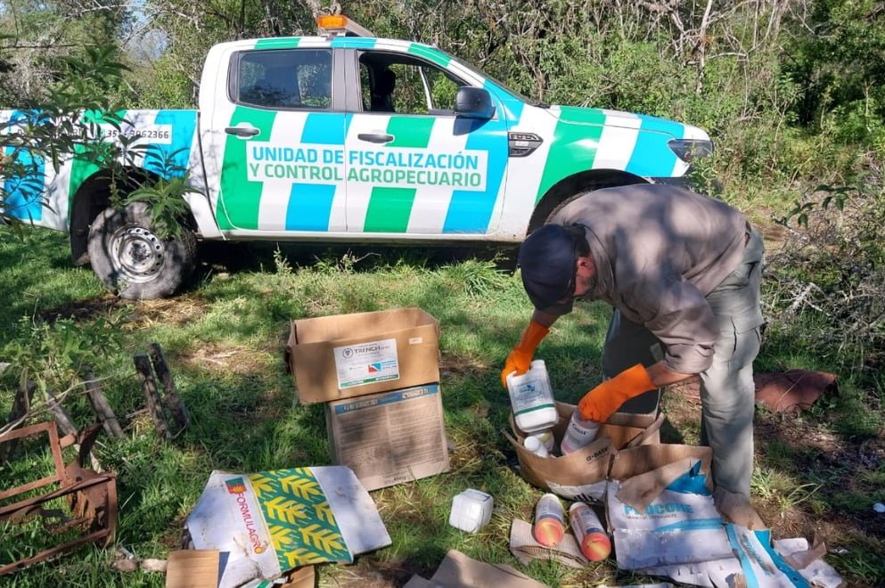 Operativo por basural de envases de agrotóxicos