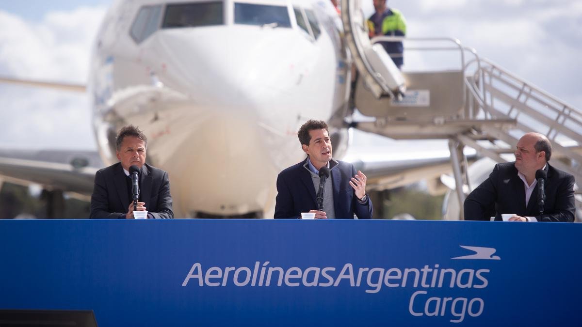 El ministro De Pedro junto a Diego Giuliano y Pablo Ceriani sostuvo que sin un sistema de transporte es imposible construir federalismo Foto Archivo