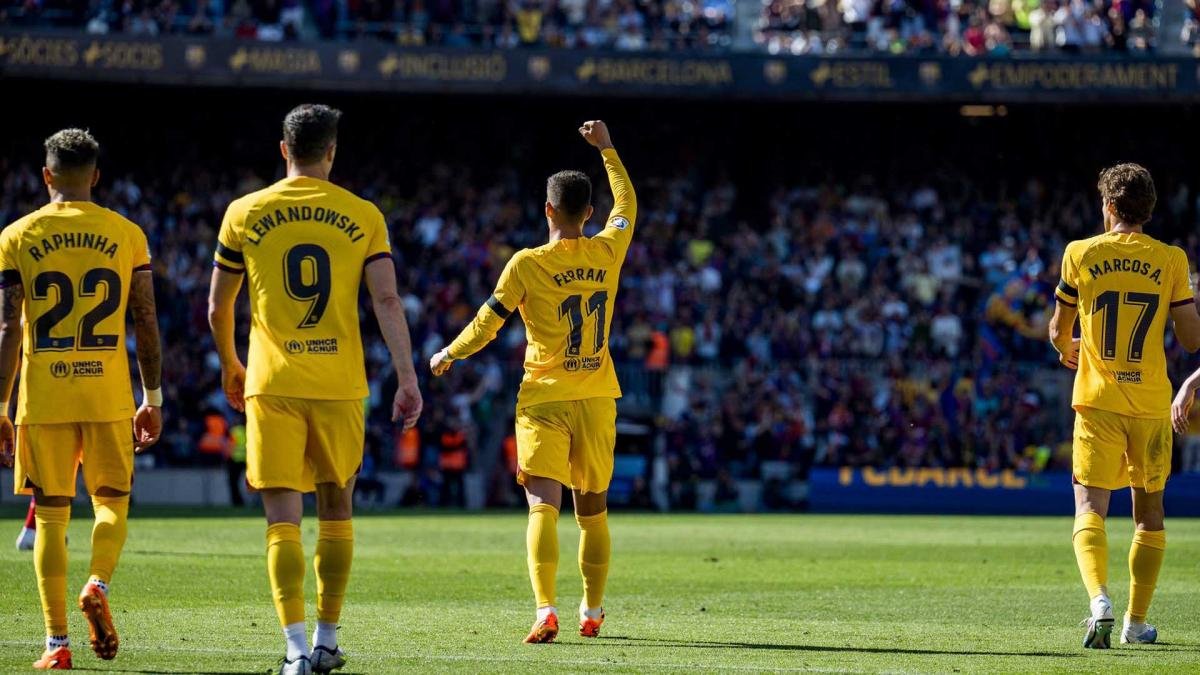 Barcelona derrotó al Atlético de Simeone y se acerca cada vez más al título