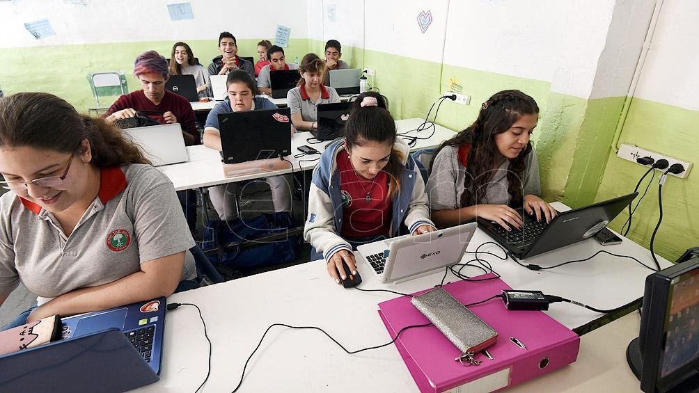 Otro tema es el Programa de Respaldo a Estudiantes de Argentina Progresar