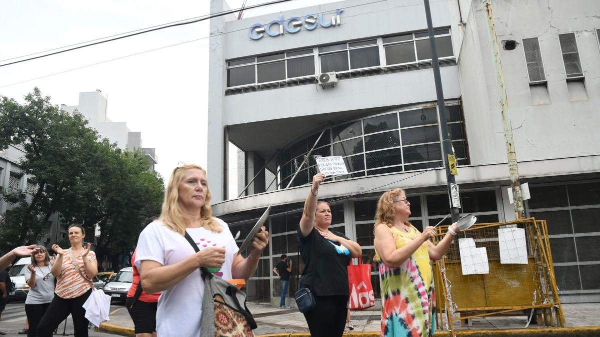 Los cortes de suministro se hicieron cada vez ms frecuentes y extensos Foto Pablo Aeli