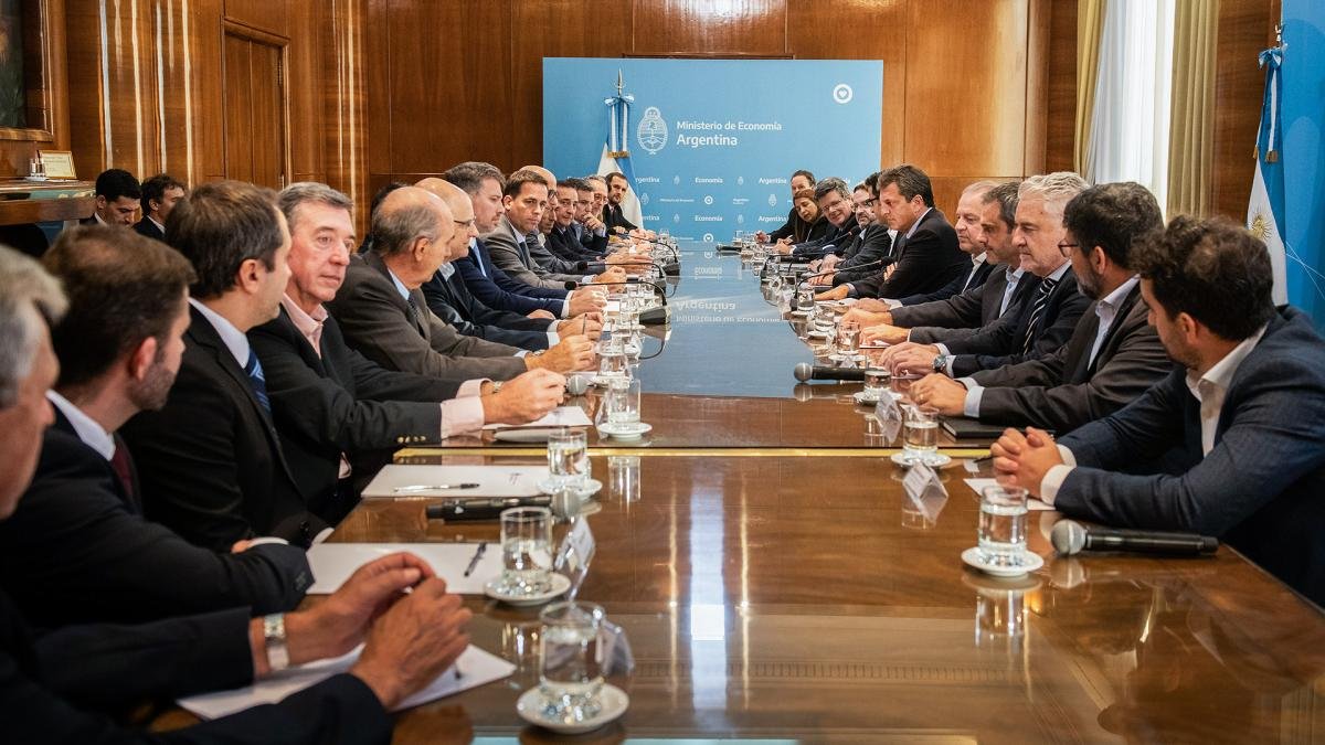 Encuentro Massa y empresarios en Hacienda Foto Prensa
