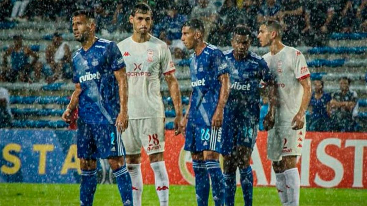 Sin rumbo: Huracán perdió contra Emelec en Ecuador
