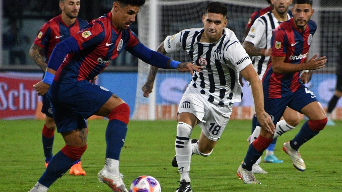 Talleres y San Lorenzo jugaron para River e igualaron en Córdoba