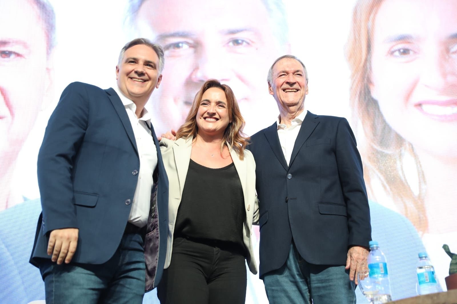 Martín Llaryora junto a Myrian Prunotto lanzaron su candidatura a gobernador y vice