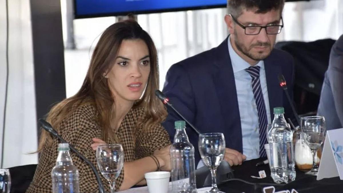 La secretaria de Promocin Turstica Yanina Martnez y el titular del CFT Sebastin Giobellina satisfechos con la situacin del sector