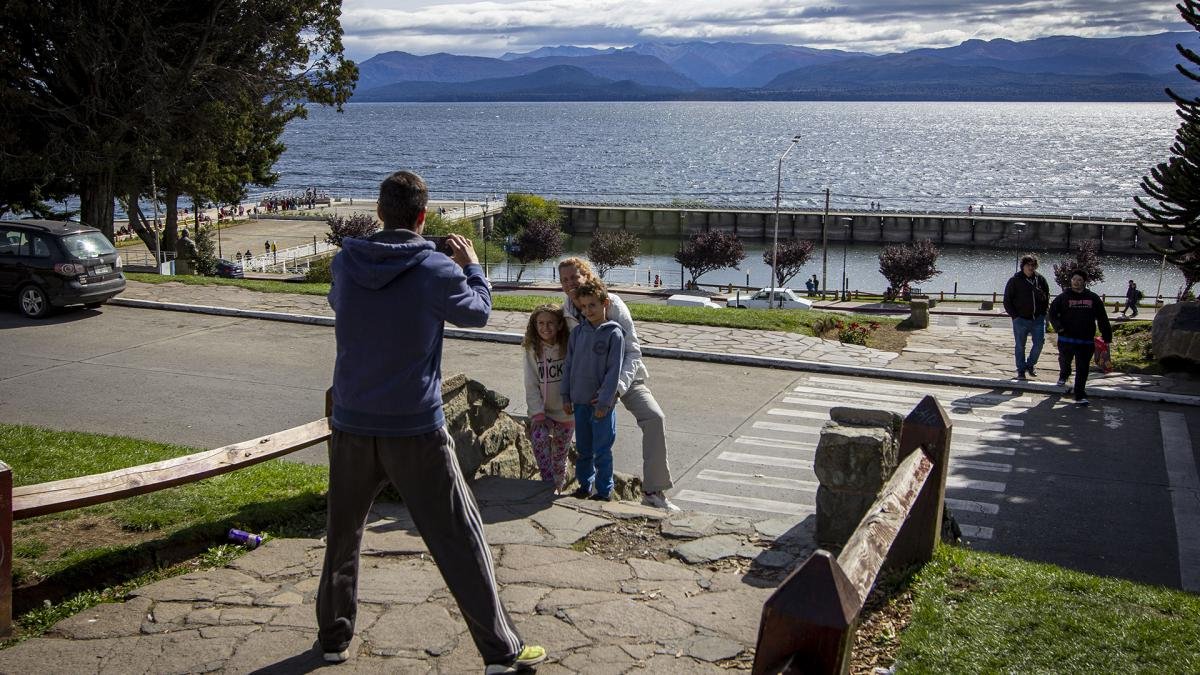 San Carlos de Bariloche donde ya empez a nevar en forma tenue alcanz un 100 de ocupacin para este feriado extra largo Foto Eugenia Neme