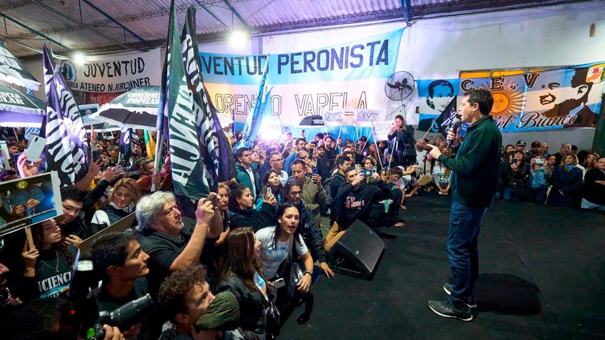 La militancia kirchnerista se reunió en diferentes plenarios en apoyo a la Vicepresidenta