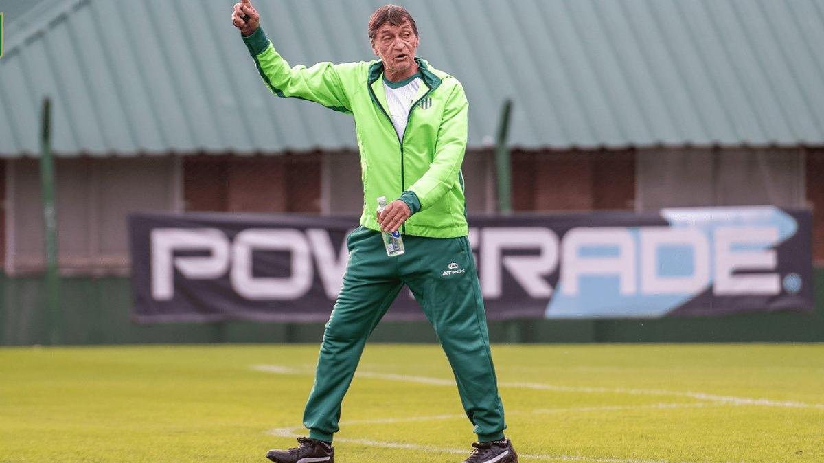 Julio Csar Falcioni regresa a Banfield como DT Foto TW CAB_oficial