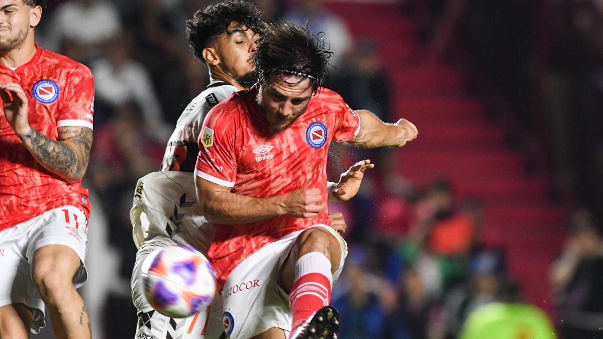 Argentinos Juniors define el liderazgo del Grupo E ante Independiente del Valle