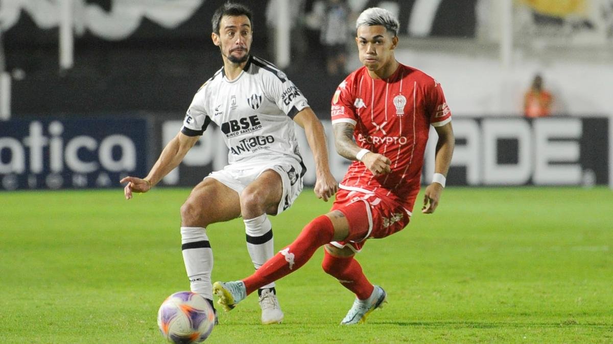 Central Córdoba de Santiago del Estero amargó a Huracán