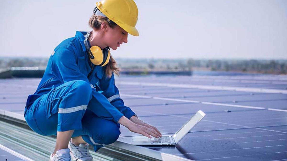 Crece al 30% la participación de mujeres en la industria de energías renovables