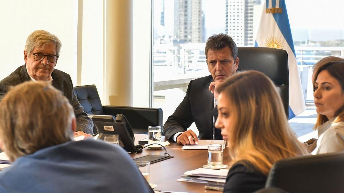 El ministro de Economa Sergio Massa reuni a su equipo en el Palacio de Hacienda para analizar medidas econmicas Foto Prensa Mecon