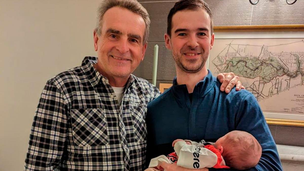 El jefe de Gabinete Agustn Rossi celebra el Da del Padre Foto RossiAgustinOk