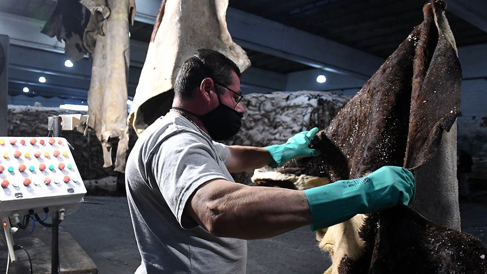 El trabajo registrado acumuló 32 meses en ascenso y una suba del 4,3% interanual en marzo