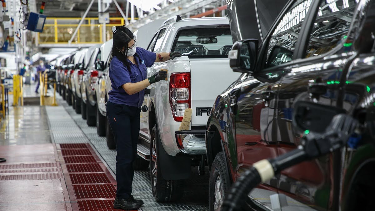 La actividad industrial tuvo una mejora interanual del 4,8% en abril