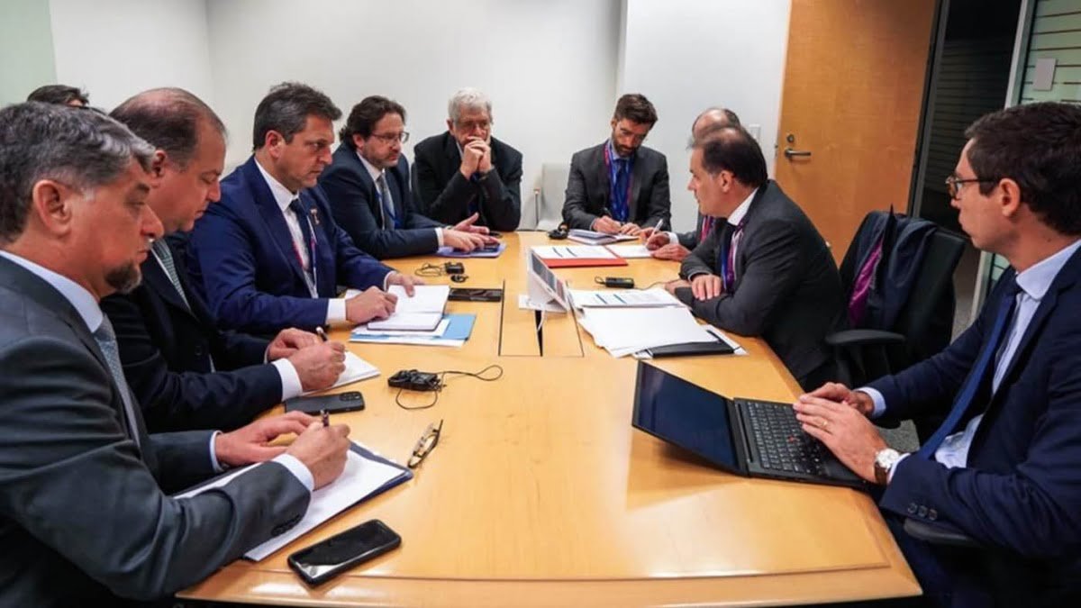 Massa firmó tres nuevos acuerdos para refinanciar la deuda con el Club de París