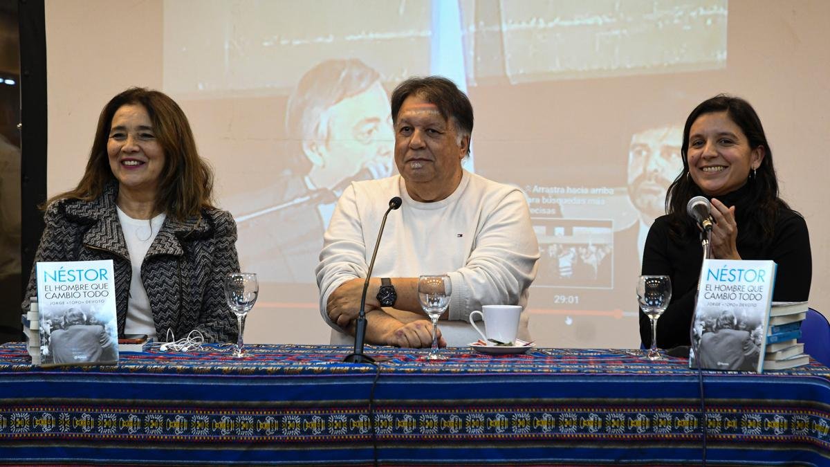 Presentaron un libro y un documental sobre la vida de Néstor Kirchner