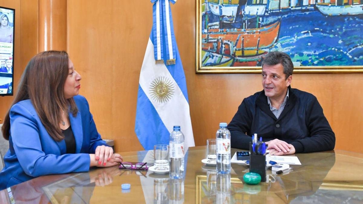 El encuentro de Arabela Carreras y Sergio Massa Prensa MInisterio de Economa 