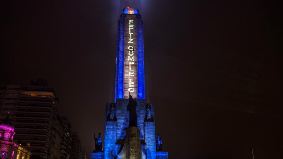 La imagen del capitn del seleccionado argentino se reflej en el cielo