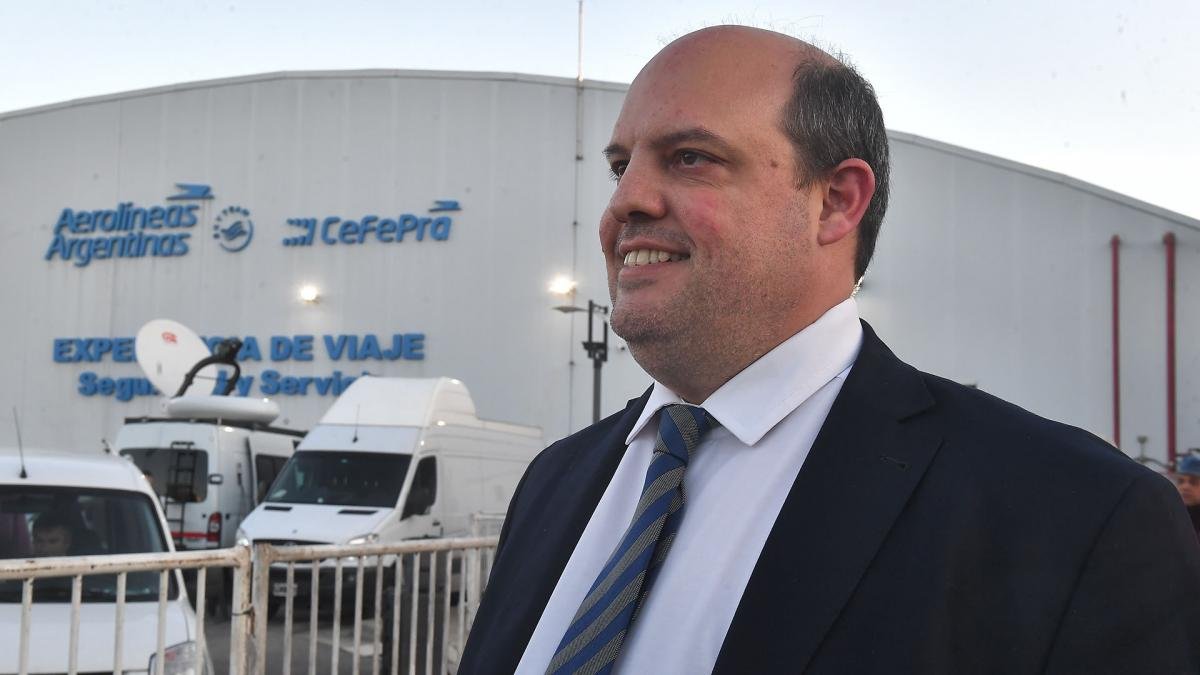 Ceriani sobre Aerolíneas: La oposición «no entiende el concepto de desarrollo económico»