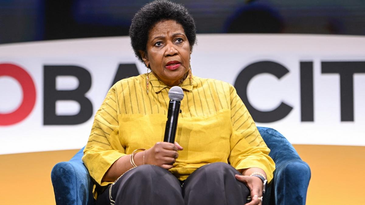 Phumzile MlamboNgcuka la primera mujer vicepresidenta de Sudfrica de 2005 a 2008 Foto AFP