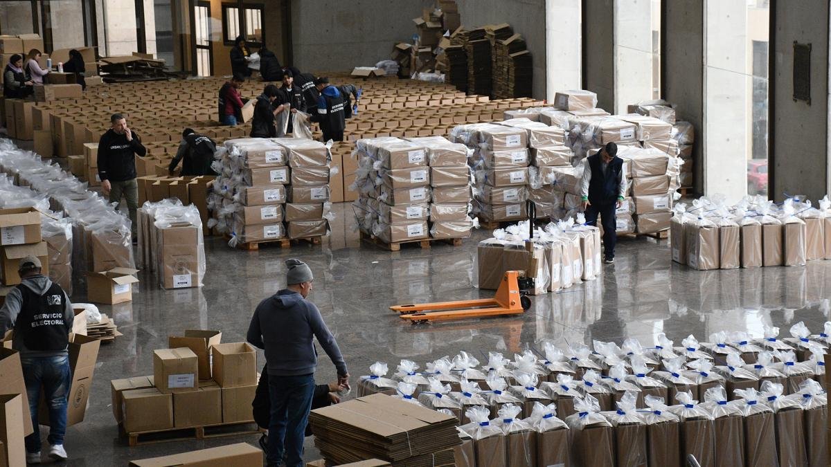 Once listas competirn para suceder al actual intendente peronista y gobernador electo del espacio