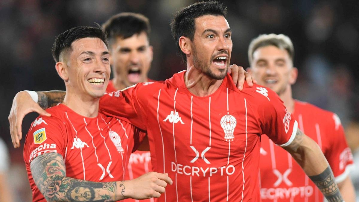 Huracán y Vélez, un encuentro a todo o nada por el descenso