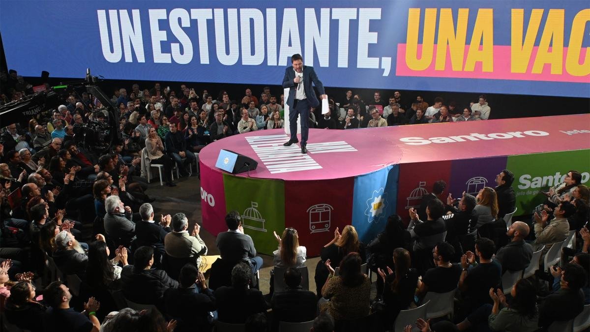 Santoro presentó en CABA su compromiso para «los 100 primeros días» si resulta electo