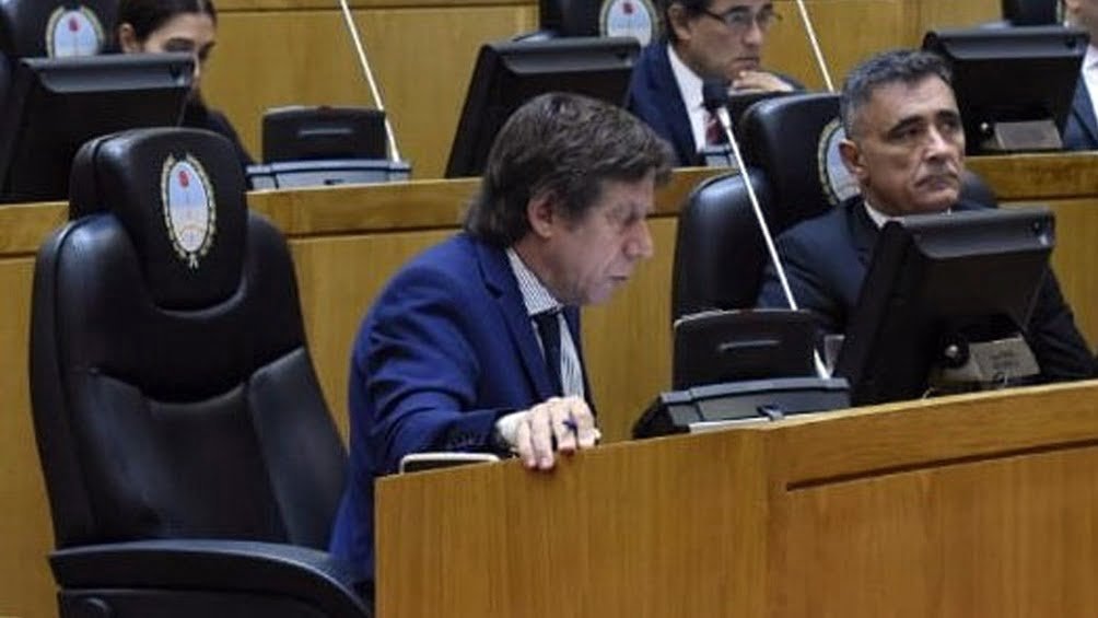 Ricardo Bussi pidi no dar una cuota del Estado a alguien que pertenece a un grupo minoritario