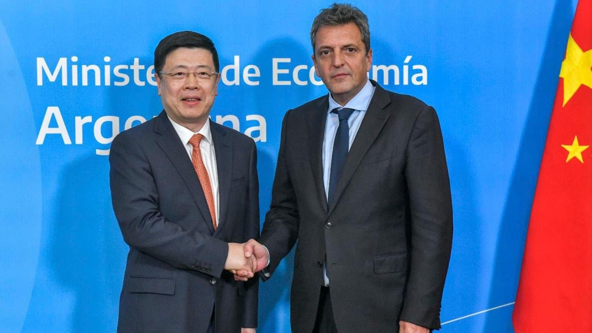 El ministro de Economa Sergio Massa en su viaje a China para acordar sobre las importaciones con el pas asitico Foto Prensa