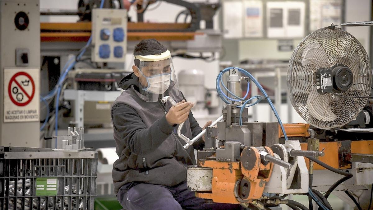 Un total de 12 de los principales aglomerados urbanos alcanzaron el pleno empleo en todo el pas Foto Archivo