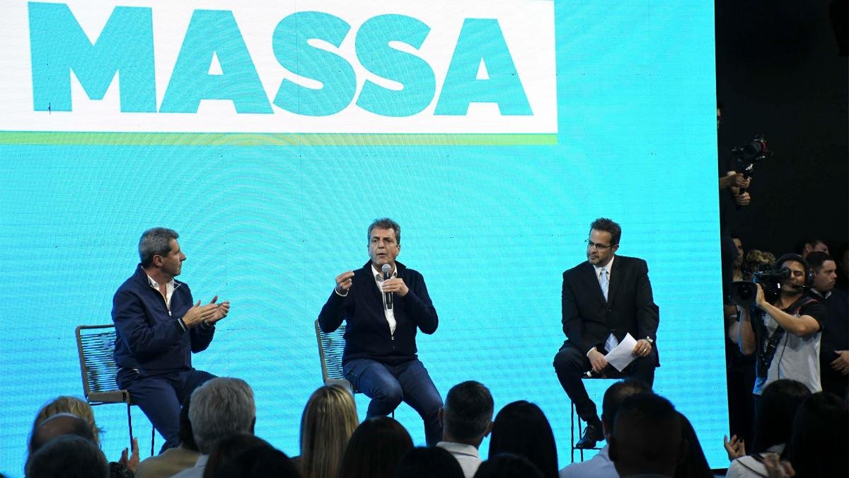 Sergio Massa y el Gobernador Sergio Uac en San Juan Foto Rubn Paratore