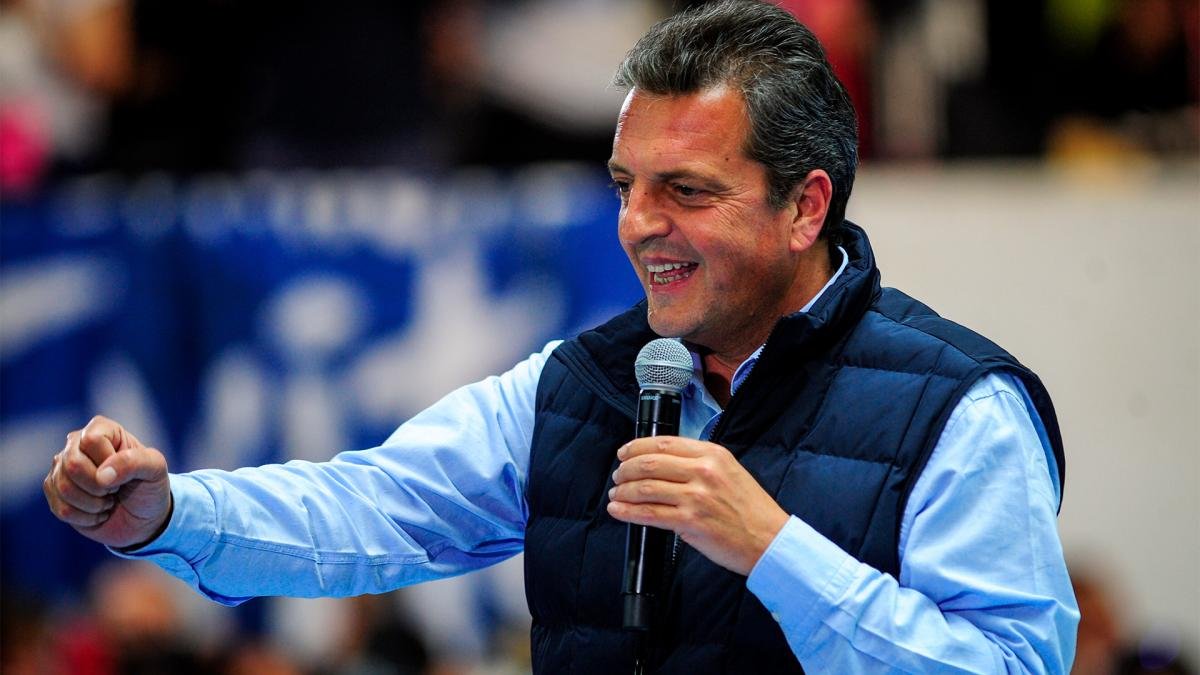 Massa llega a Santiago del Estero a medianoche