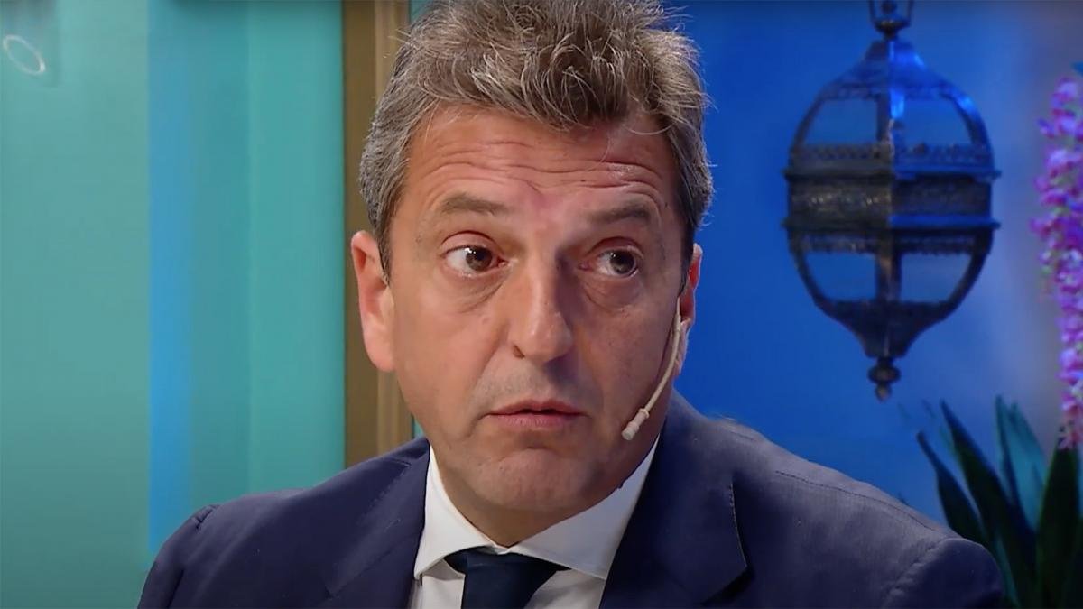 Massa reiteró que su gobierno será de unidad nacional y llamó a «votar con la bandera»