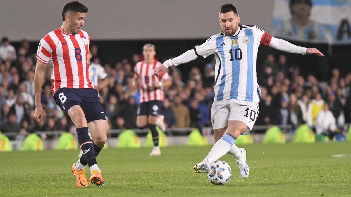 Messi regresa con recaudos en la inobjetable victoria sobre Paraguay