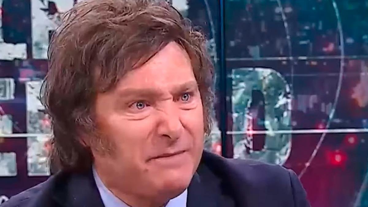 La motosierra tambin significa mutilar derechos constitucionales previamente establecidos sealan desde la sede de UxP 