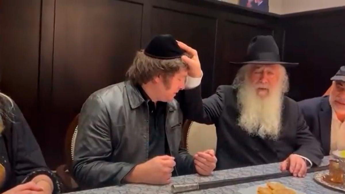 El presidente electo que ya haba recibido la bendicin del rabino David Pinto visitar el OHEL la tumba del rabino milagroso Menachem Mendel Schneerson Foto AJN