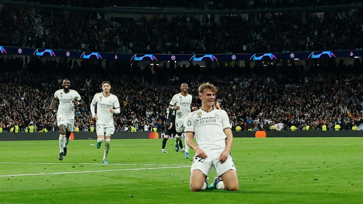 Paz y el gol para el Real Madrid ante el Npoli Foto AFP 