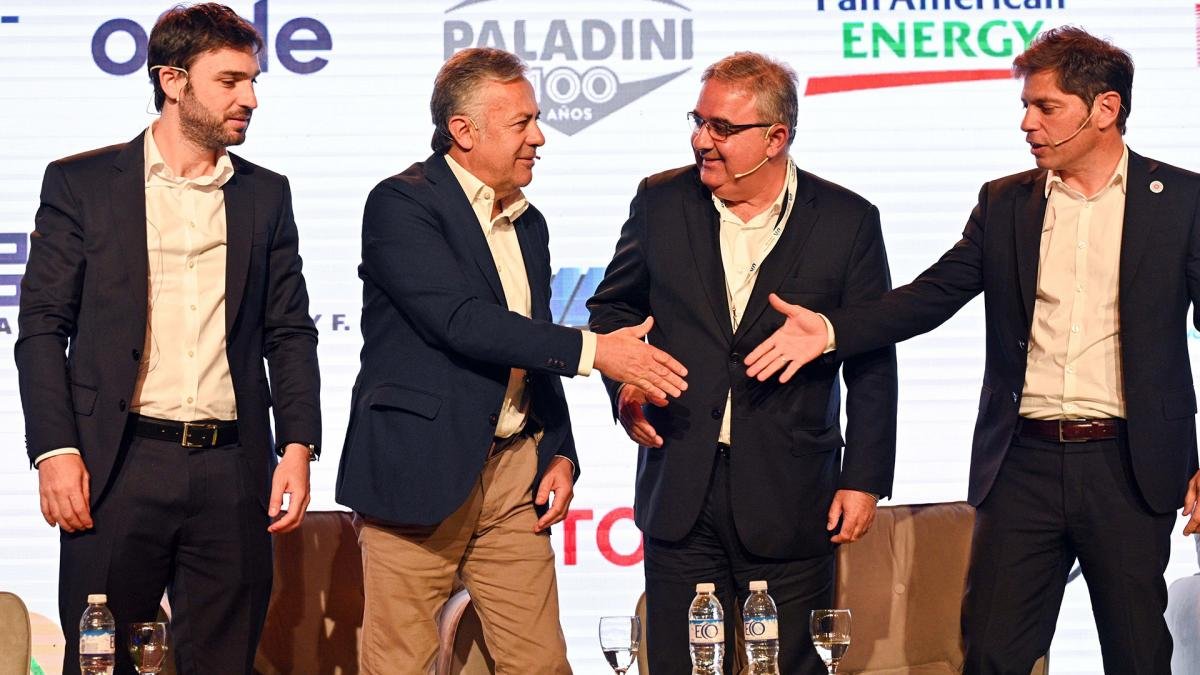 Cruces y chicanas entre Kicillof y Cornejo por la macroeconomía y la política industrial