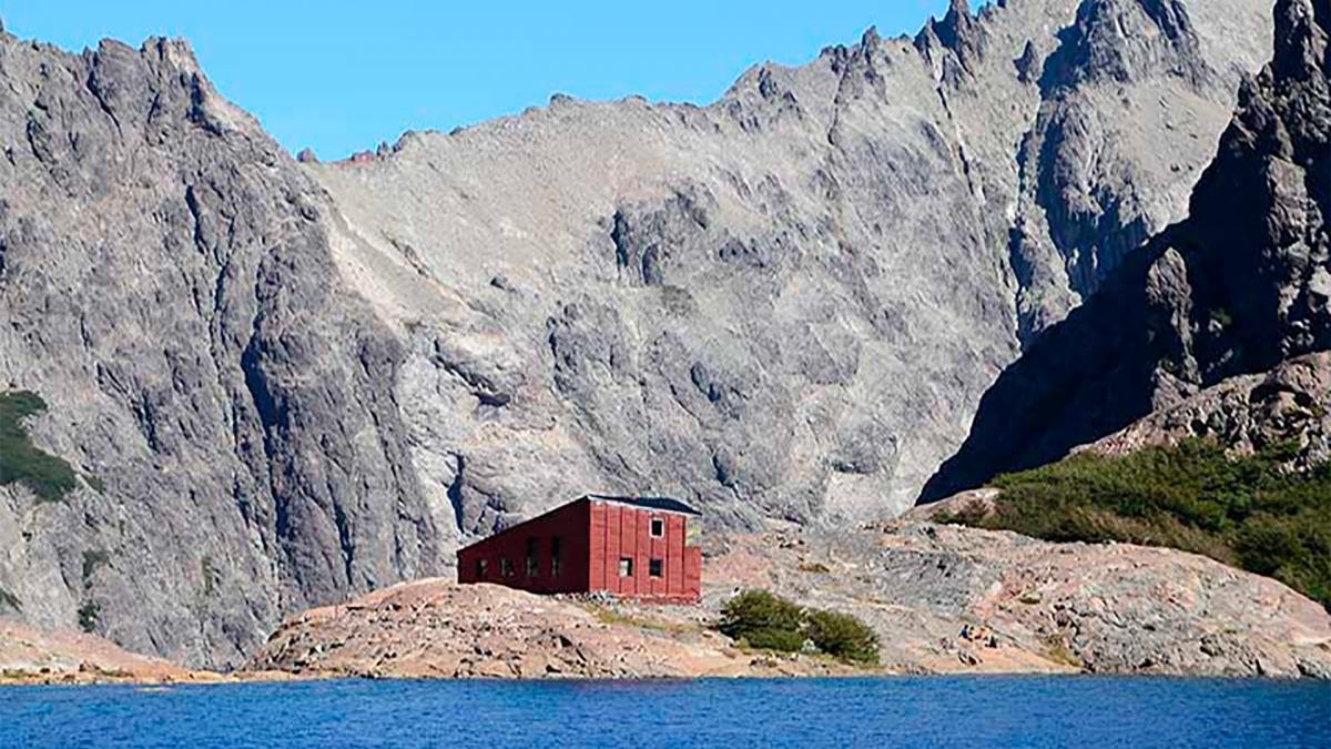 Refugio Manfredo Segre laguna Negra Foto Prensa