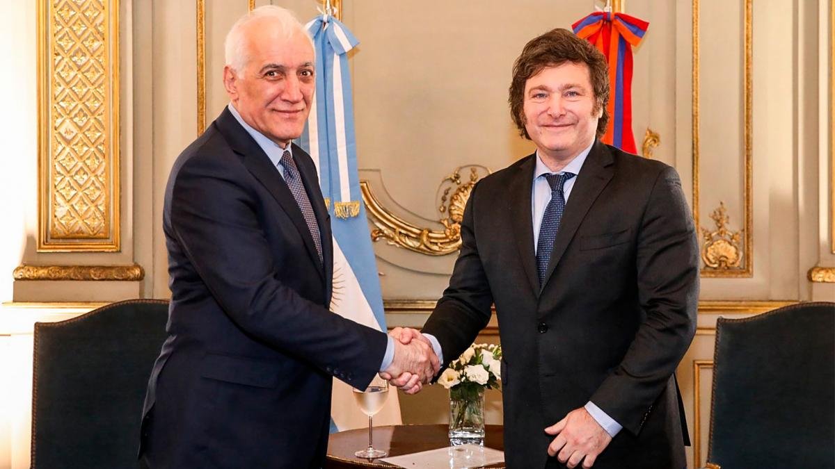 Vahagn Khachaturyan y Javier Milei Foto Prensa
