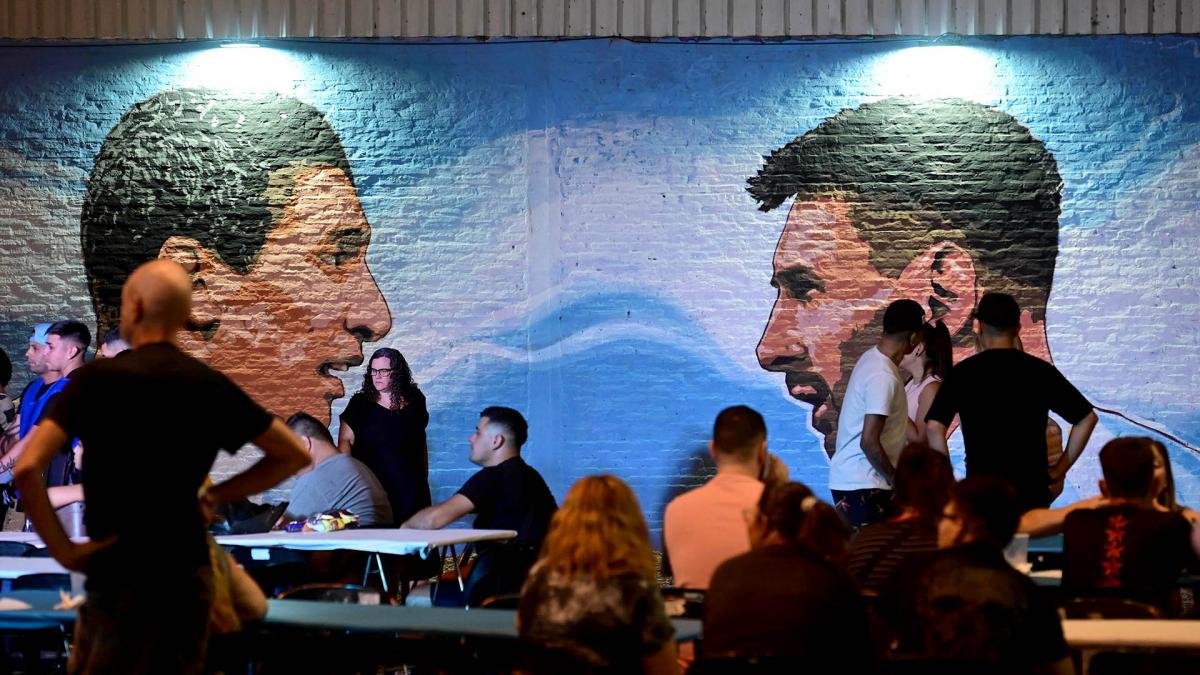 Mural de Di Mara y Messi Foto Sebastin Granata