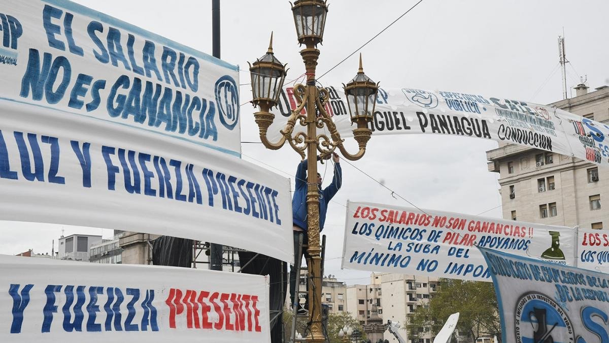 Reinstaurar el Impuesto a las Ganancias para la cuarta categora otra de las medidas de Milei Foto Pablo Aeli