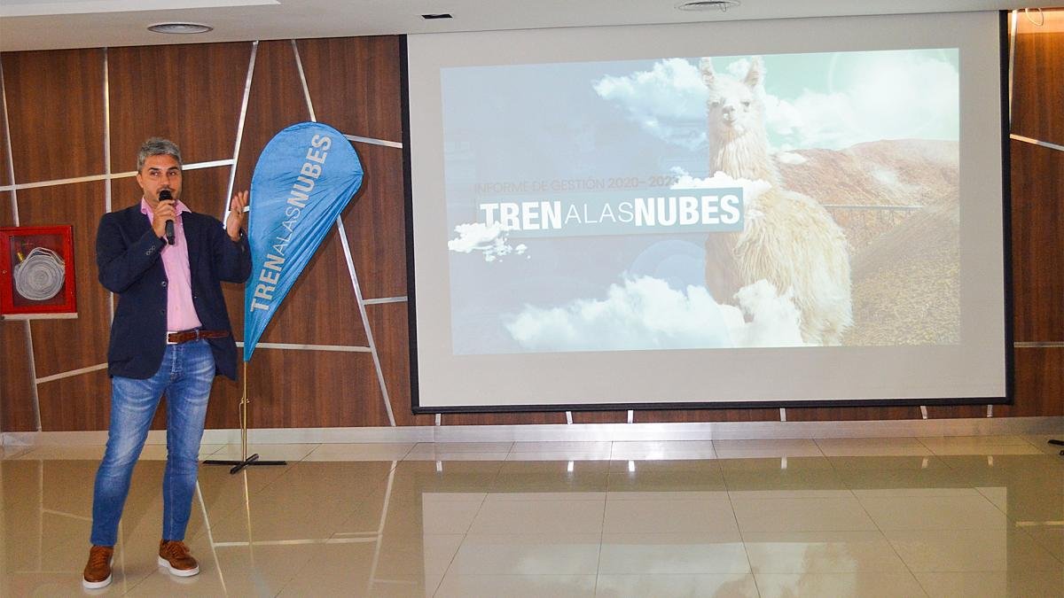 El presidente del Tren a las Nubes de Salta present las estadsticas de los viajes y pasajeros que viajaron en ese convoy entre 2019 y 2023 Foto Cornu Engue