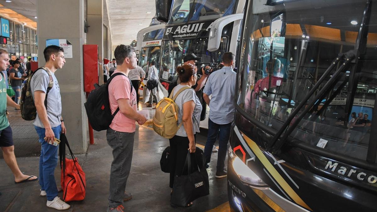 Los turistas pueden asentar sus quejas sobre servicios de transporte o prdidas de equipaje Foto Gustavo Amarelle 